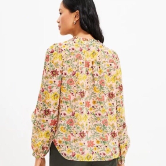 LOFT Garden Ruffle Sleeve Blouse with Lining Size Large - Picture 2 of 11